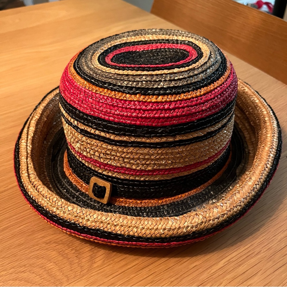 Multicolored straw bowler hat with rolled brim. - Picture 1 of 6